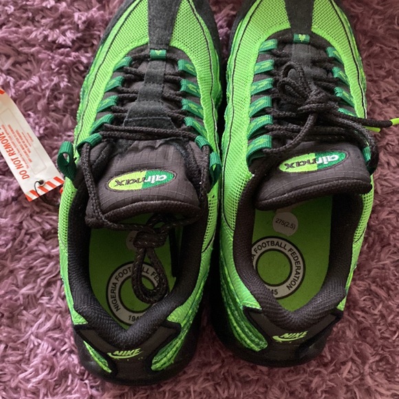NIKE - AIR MAX 95 - Picture 2 of 5